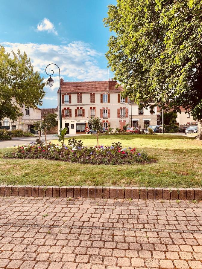 Le Logis Cantilien Lamorlaye-Chantilly ภายนอก รูปภาพ